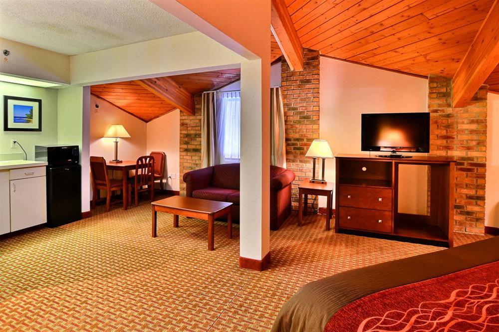 Quality Inn East Liverpool Exterior photo