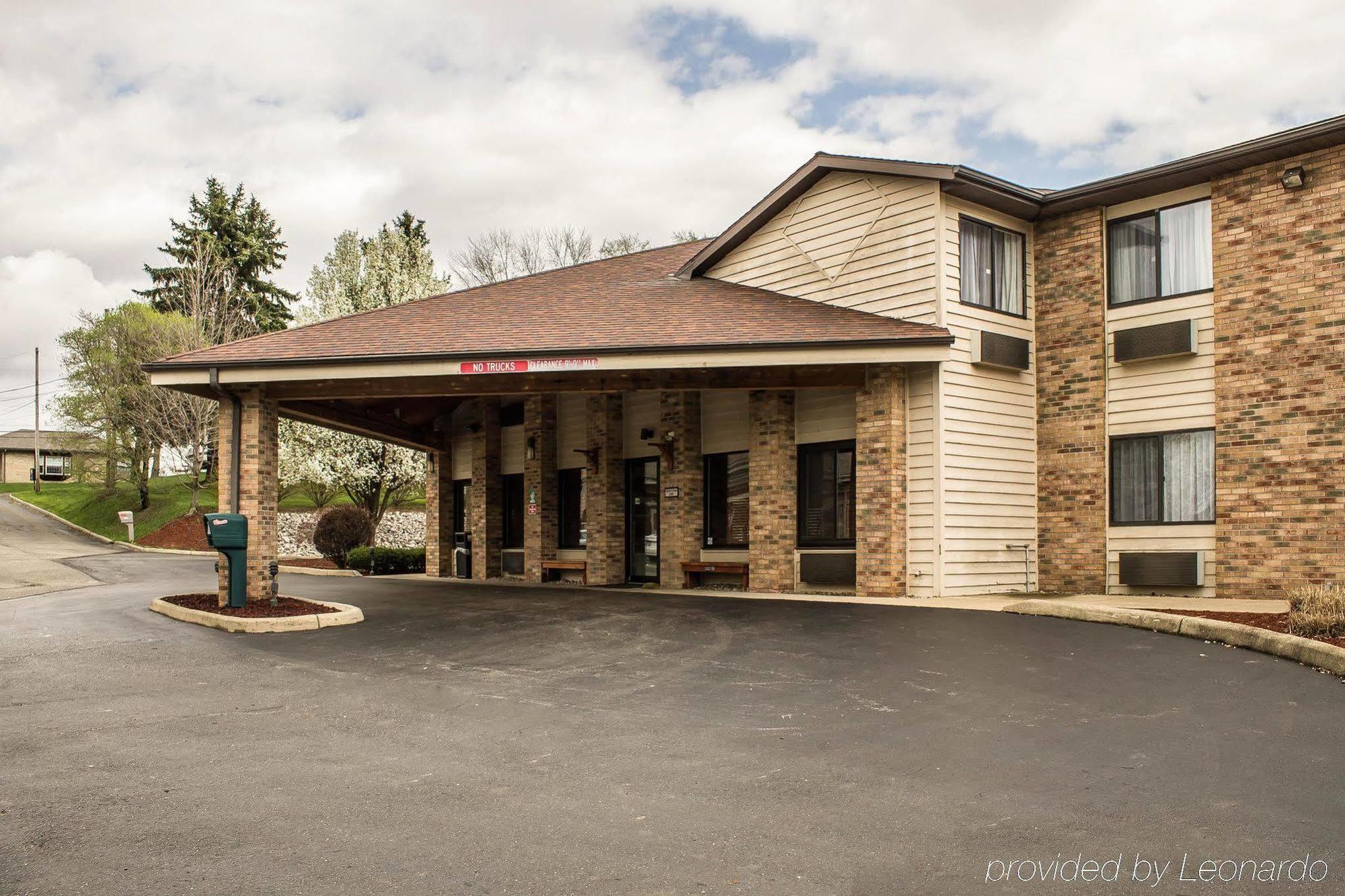 Quality Inn East Liverpool Exterior photo